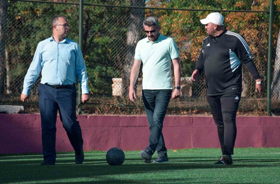 Anadolu Üniversitesi Sahasındaki İlk Maçın Hazırlıklarına Başladı