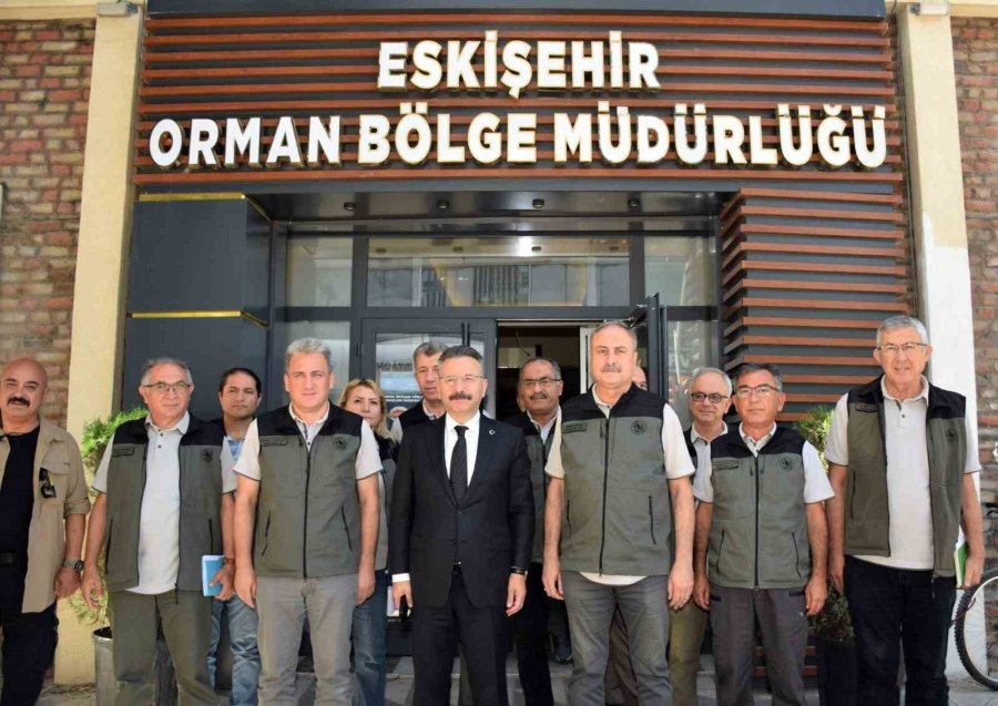 Vali Aksoy Eskişehir Orman Bölge Müdürlüğü’nü Ziyaret Etti