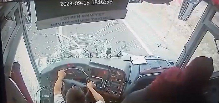 Antalya’da 1 Kişinin Öldüğü, 5 Kişinin Yaralandığı Kaza Kamerada