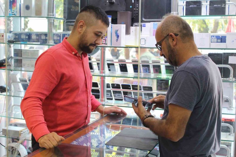 Cep Telefon Satıcılarından Vatandaşlara İmei Kayıt Ücreti Uyarısı