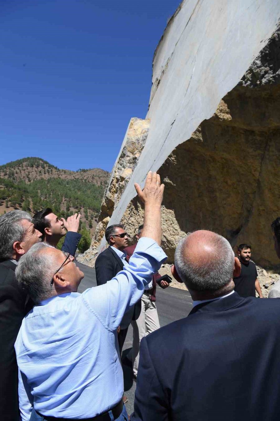 Başkan Büyükkılıç, Kapuzbaşı Şelaleleri Yolunda Sıcak Asfalt Çalışmalarını İnceledi