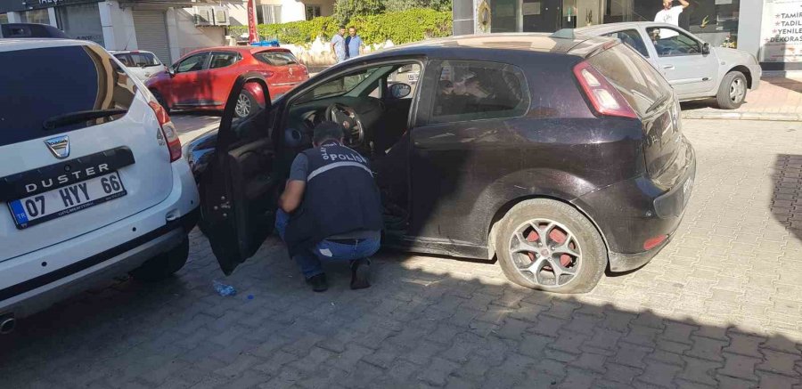 Alanya’da Polisten Kaçan Şüpheliler Aracın Lastiğine Ateş Edilerek Durdurulabildi