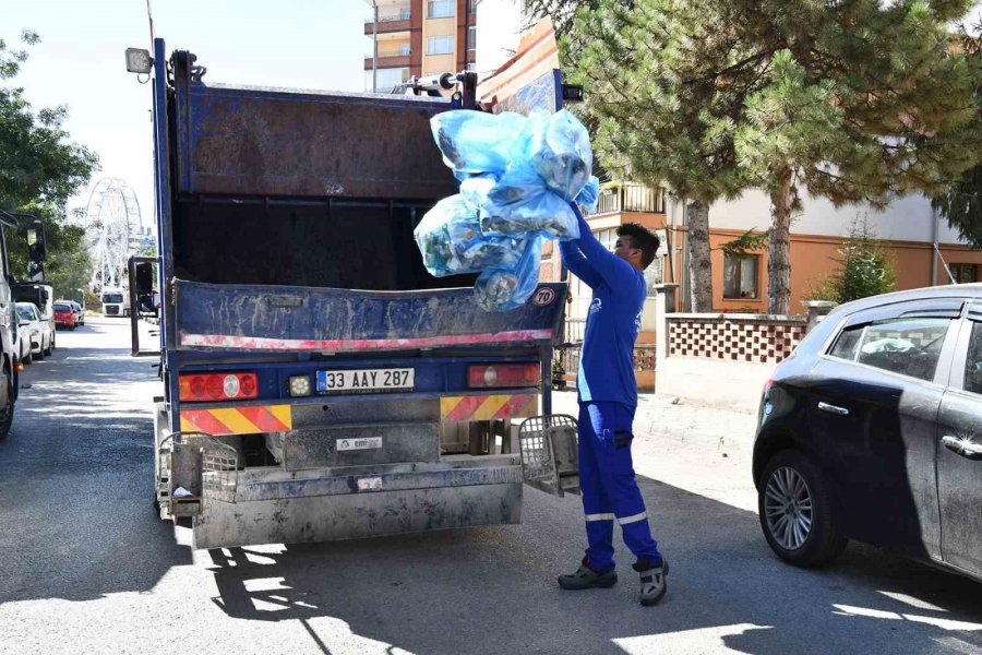 Eş Zamanlı Temizlik Etkinliğine Tepebaşı’da Katıldı