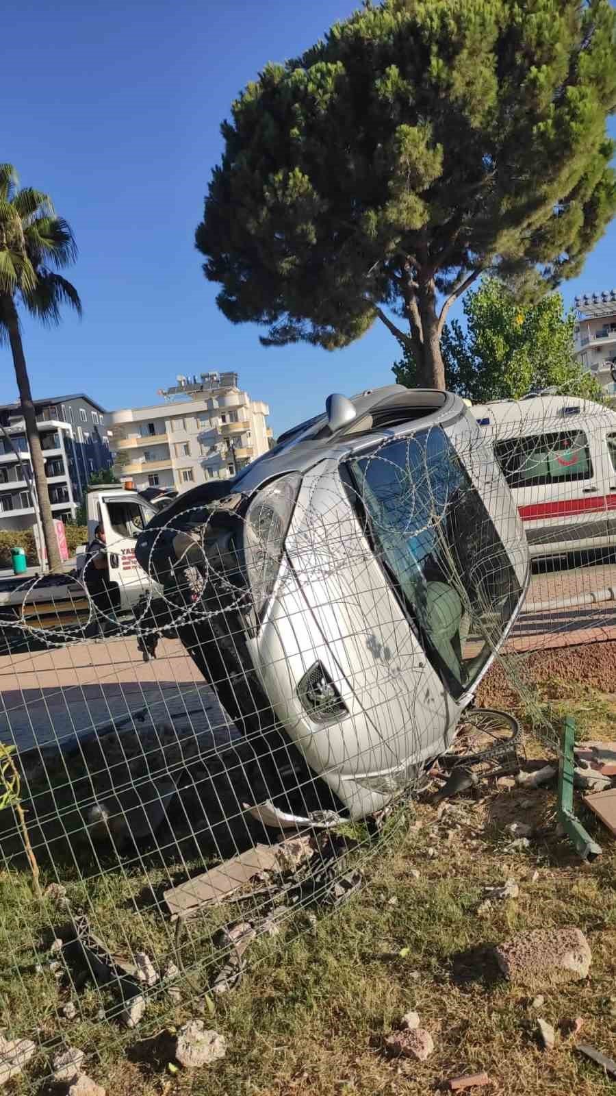 Kaza Yapan Sürücü Aracını Bırakıp Kaçtı