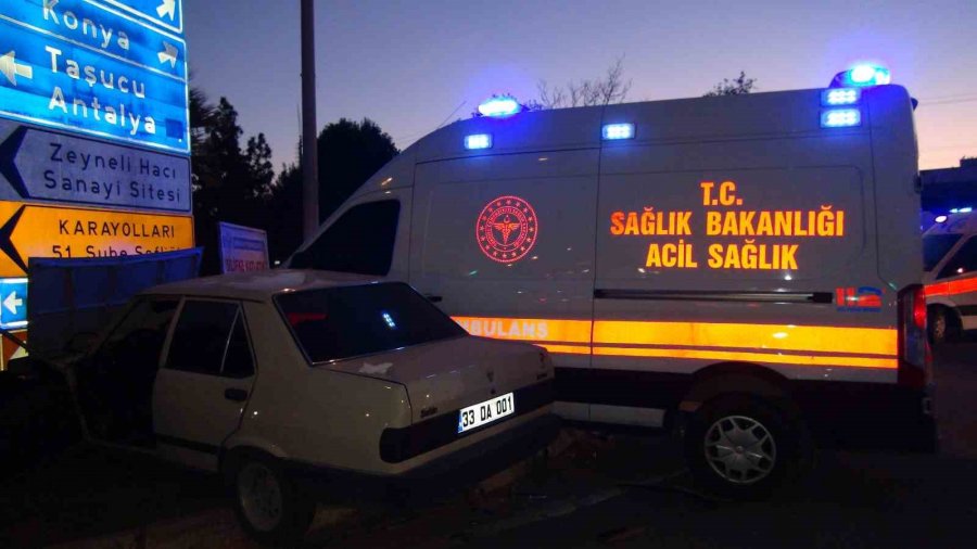 Mersin’de Ambulans Otomobille Çarpıştı: 4 Yaralı