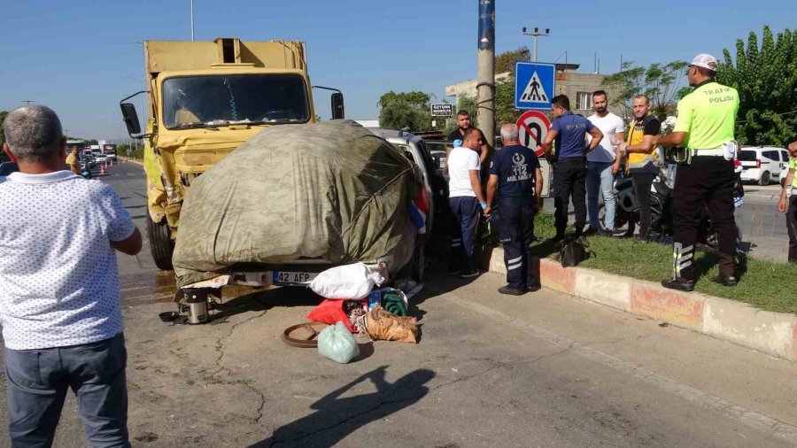 Mersin’de 4 Kişinin Öldüğü Feci Kaza Anı Görüntülere Yansıdı