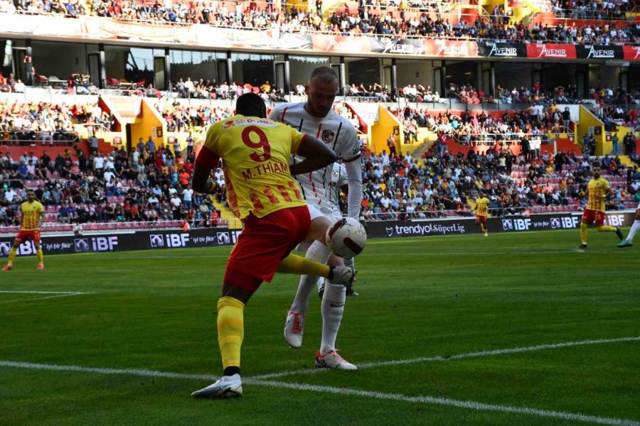 Trendyol Süper Lig: Kayserispor: 1 - Gaziantep Fk: 0 (maç Devam Ediyor)