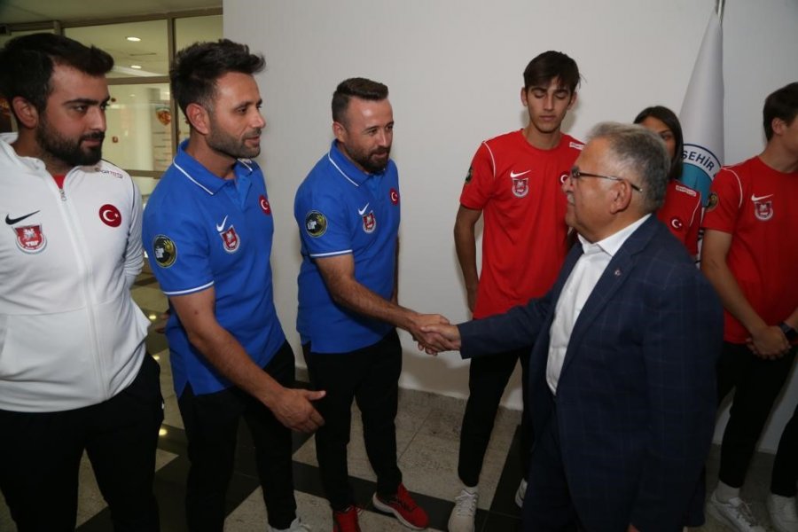 U-18 Beyzbol 5 Milli Takımı Dünya Kupası’na Kayseri’de Hazırlanıyor