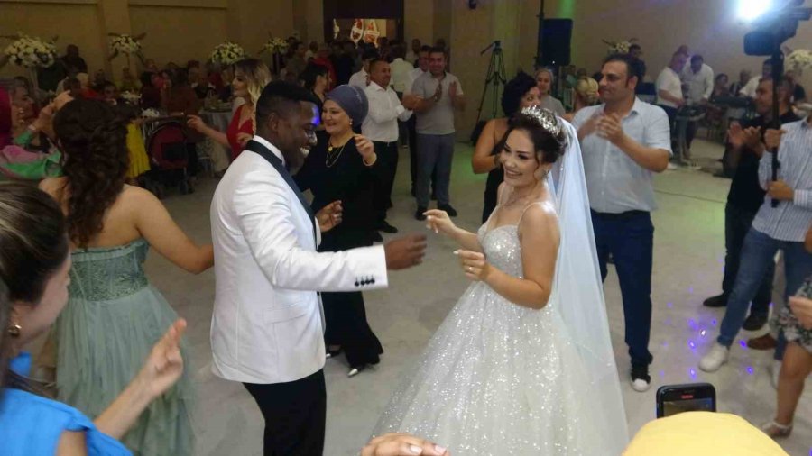 Mersin’e Tanzanyalı Damat