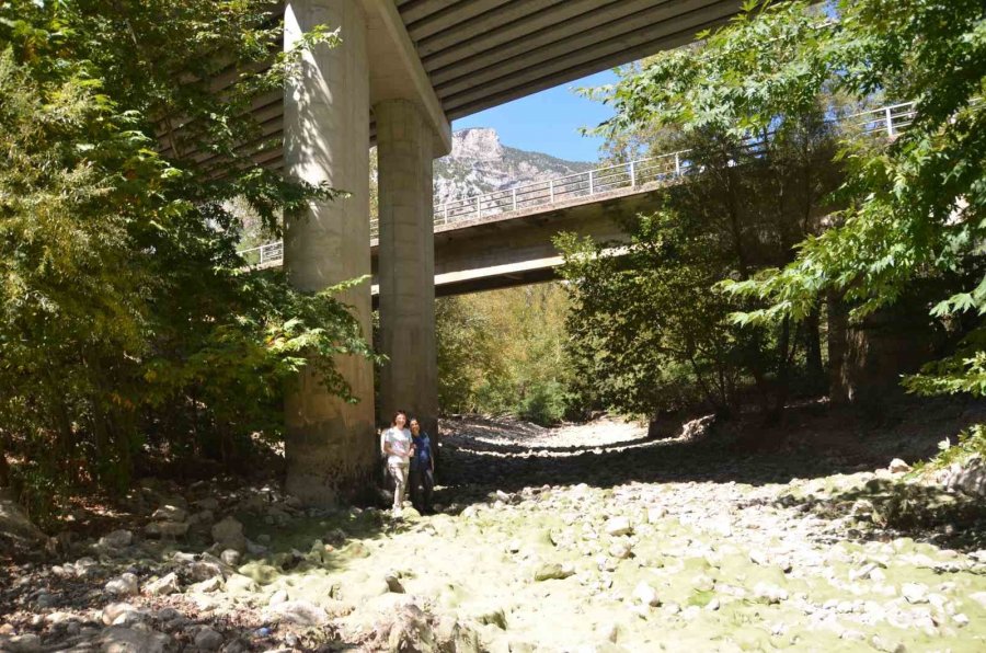 Antalya’da Üzümdere Irmağı Kurudu