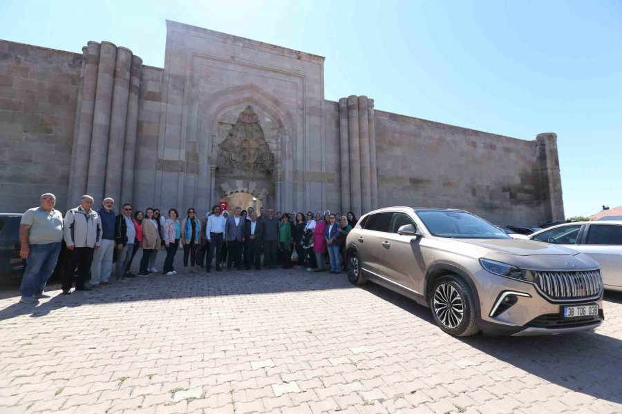 Başkan Büyükkılıç, Öğrencilerle Birlikte Sultanhanı’nda