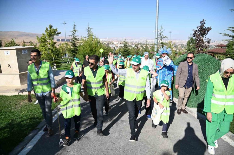 Selçuklu Seyir Tepesi, Dünya Temizlik Günü Etkinliğine Ev Sahipliği Yaptı