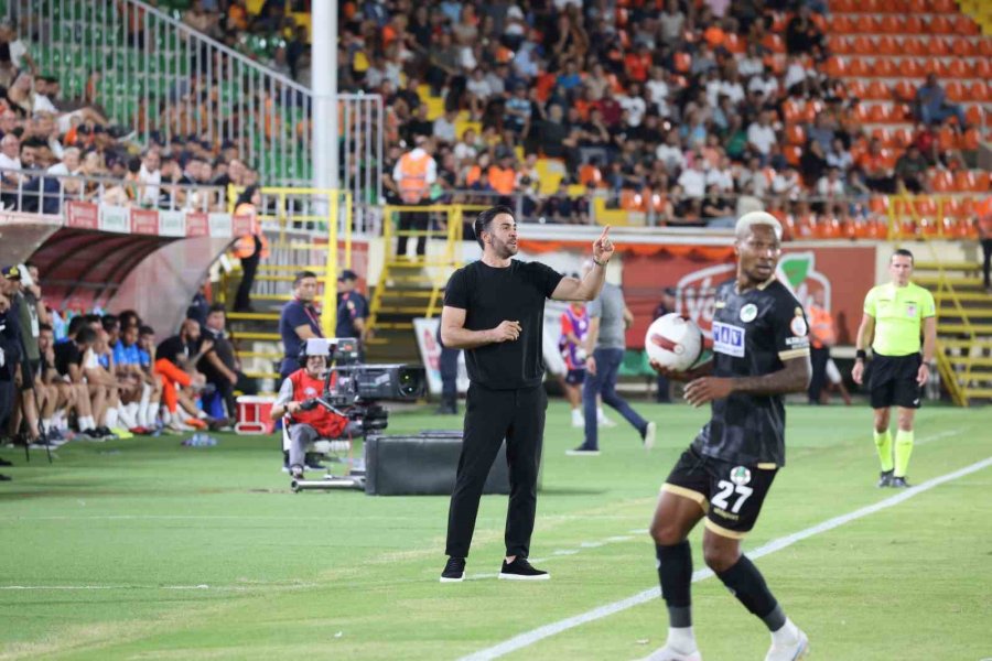 Trendyol Süper Lig: Corendon Alanyaspor: 2 - Kasımpaşa: 1 (ilk Yarı)