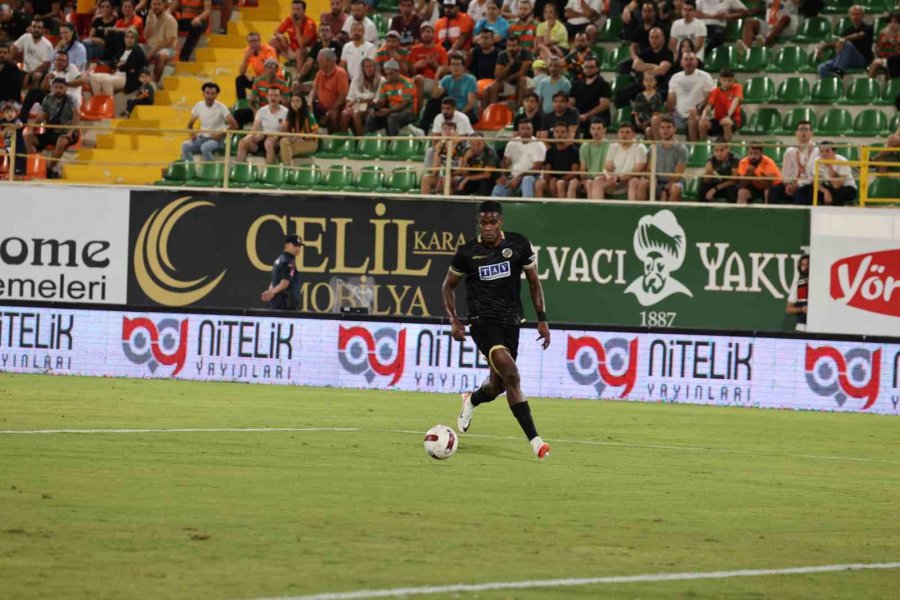 Trendyol Süper Lig: Corendon Alanyaspor: 2 - Kasımpaşa: 1 (ilk Yarı)