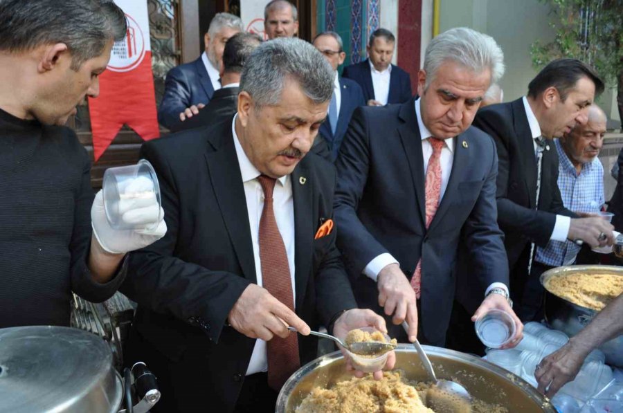 Ahilik Haftası’nın İlk Gününde Helva Dağıtıldı