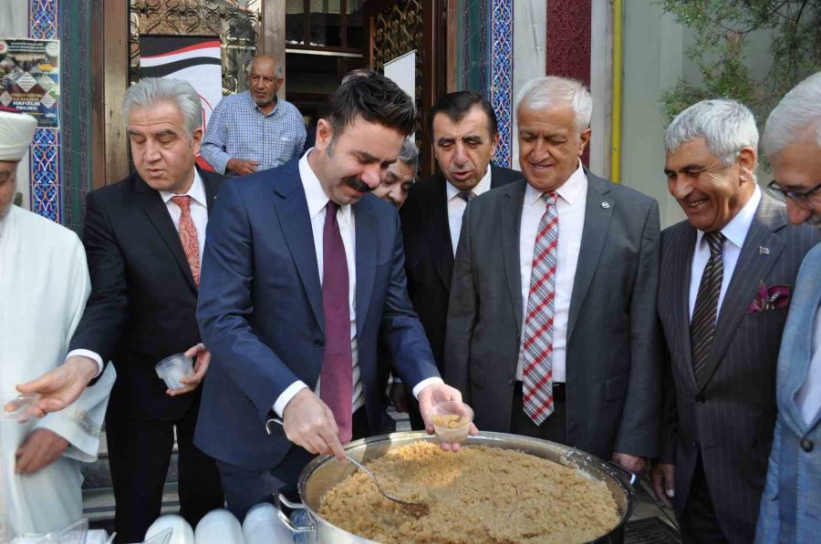 Ahilik Haftası’nın İlk Gününde Helva Dağıtıldı