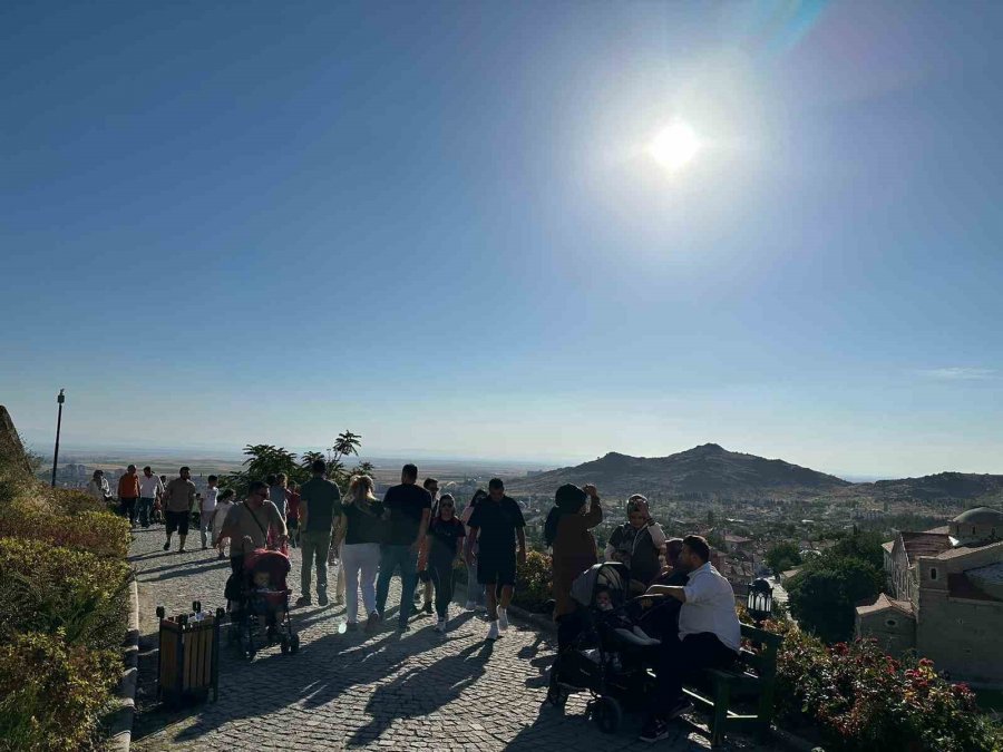 Sivrihisar’a Turist Akını Devam Ediyor