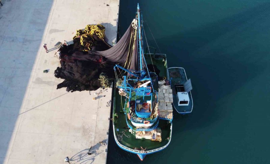 Akdeniz’de De Sezonun Açılmasıyla Tezgahlar Balıkla Doldu