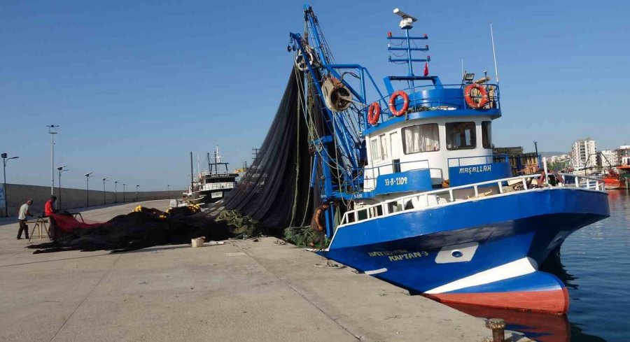 Akdeniz’de De Sezonun Açılmasıyla Tezgahlar Balıkla Doldu