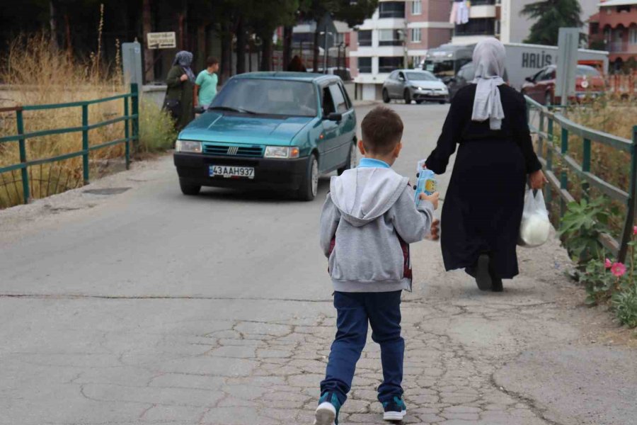 Emek Ve 71 Evler Mahallerini Bağlayan Köprüde Tehlike Alarmı