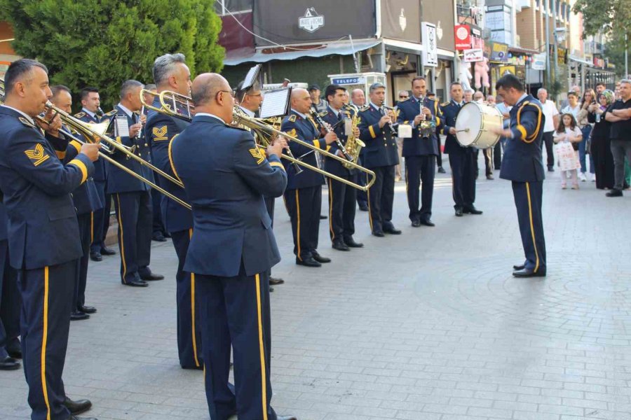 Eskişehir’de Gaziler Günü’ne Özel Bando Konseri Düzenlendi