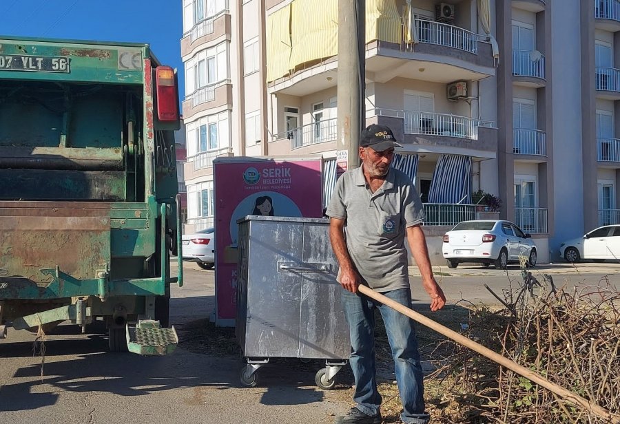 Cami Tuvaletinde 7 Milyon Liralık Çek Buldu, "haramda Gözüm Yok" Diyerek Polise Teslim Etti