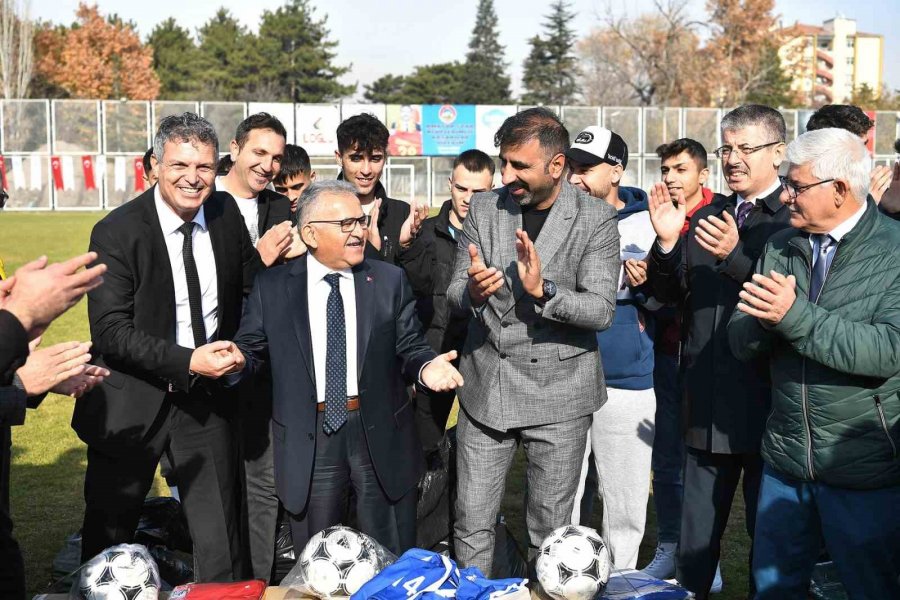 Büyükşehir, Amatör Spor Kulüplerine 1,5 Milyon Tl’lik Malzeme Desteği Verecek