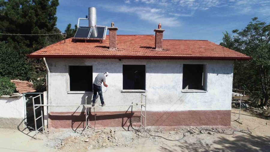 Başkan Kavuş, Evi Yanan Ayşe Teyzeye Sahip Çıktı