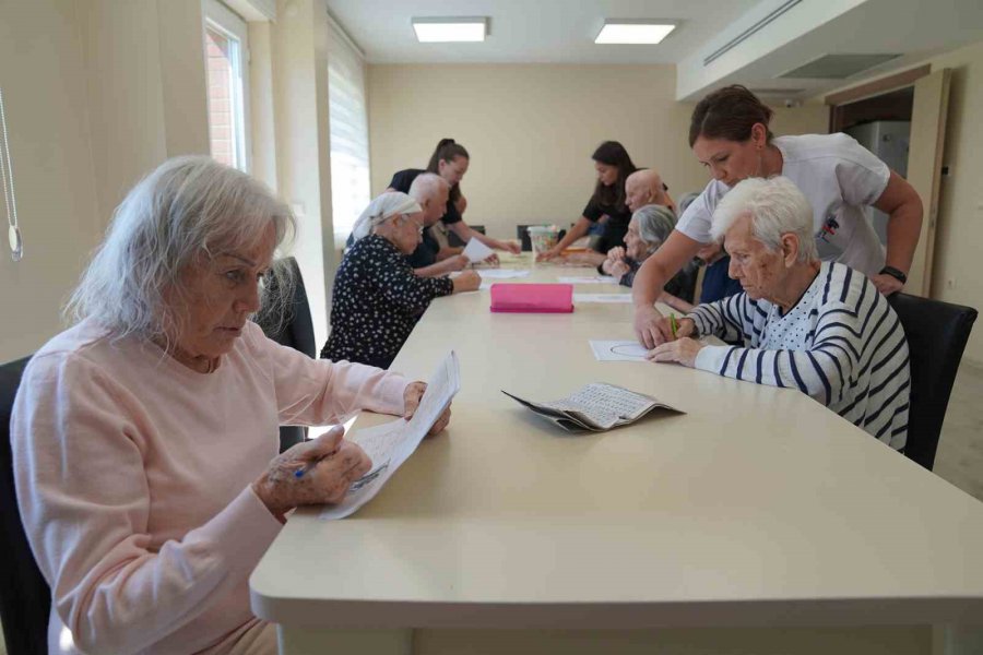 Tepebaşı Alzheimer Hastalarını Yalnız Bırakmıyor