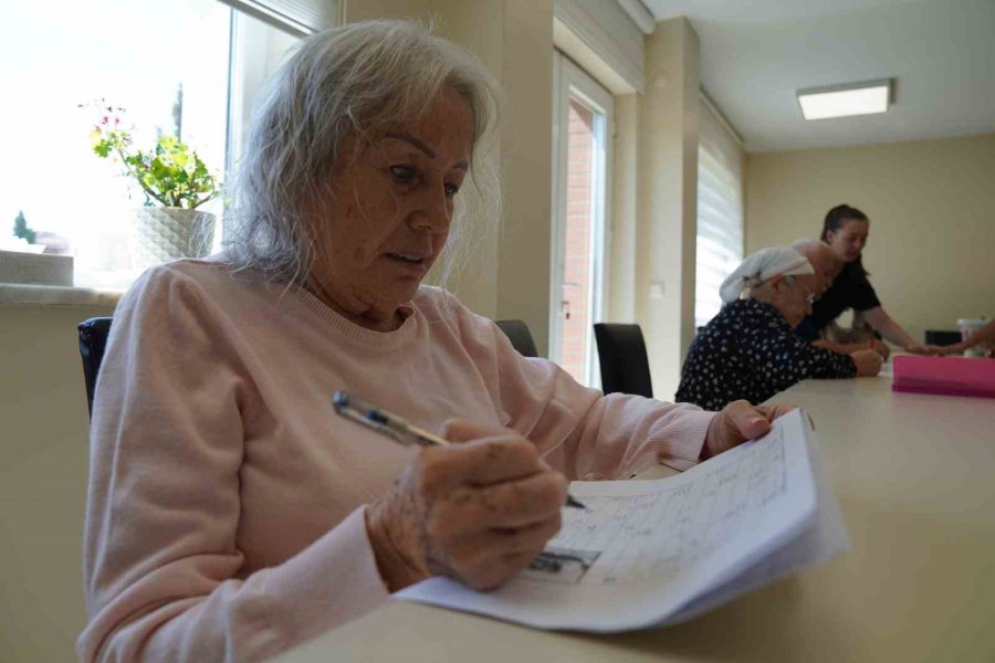 Tepebaşı Alzheimer Hastalarını Yalnız Bırakmıyor