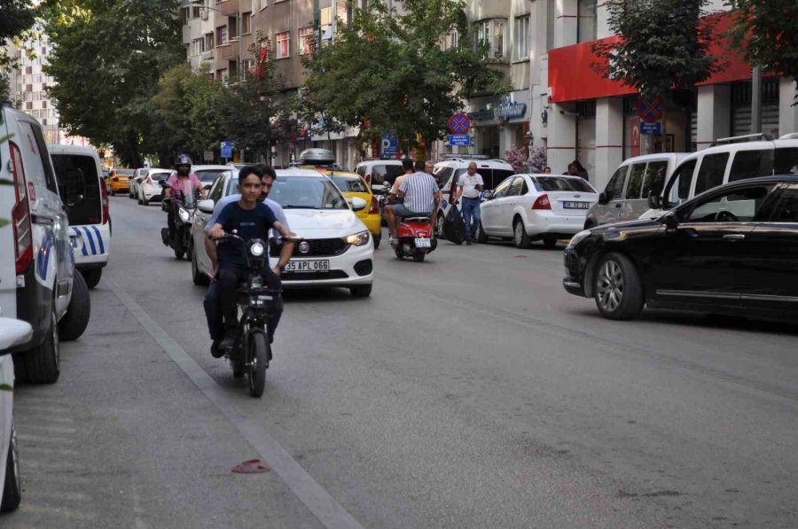 Vatandaşlar Eskişehir’deki Trafik Sorununa Çözüm Bulunmasını Bekliyor