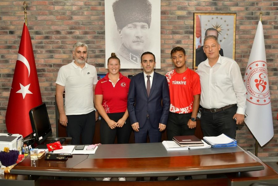 Müdür Ercan Başarılı Milli Sporcularla Görüştü