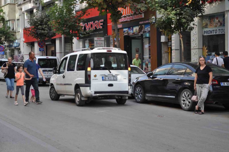 Vatandaşlar Eskişehir’deki Trafik Sorununa Çözüm Bulunmasını Bekliyor