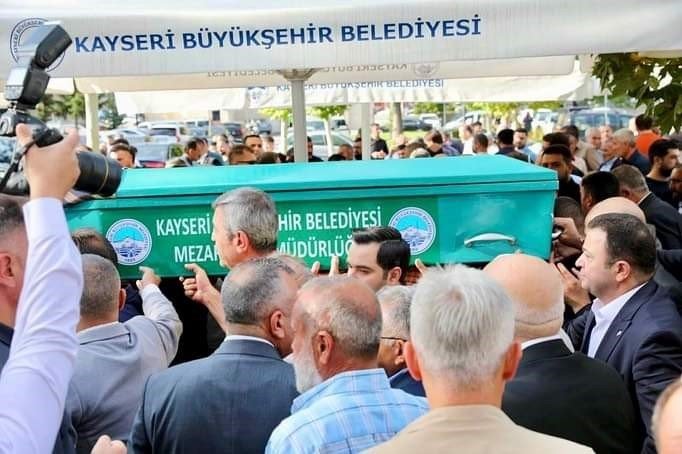 Başkan Bağlamış’ın Acı Günü: Hayatını Kaybeden Annesi Toprağa Verildi