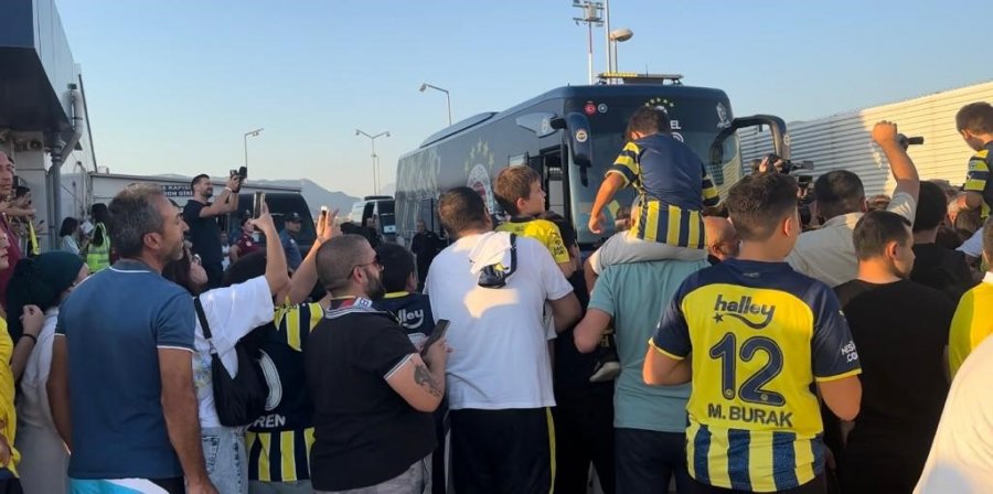 Fenerbahçe Kafilesi, Gazipaşa’ya Geldi