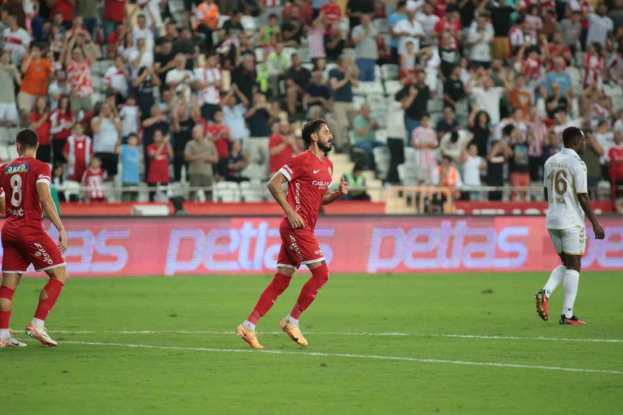 Trendyol Süper Lig: Antalyaspor: 2 - Samsunspor: 0 (ilk Yarı)