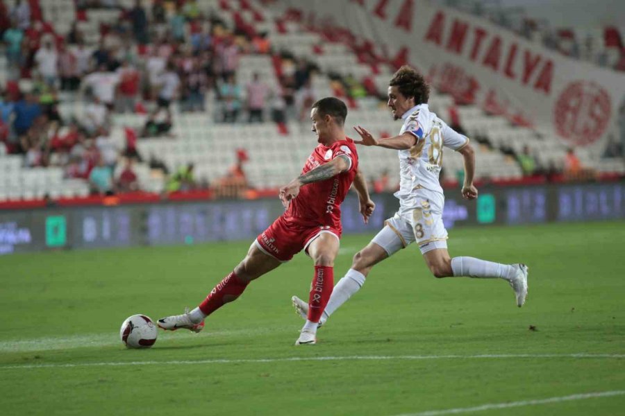 Trendyol Süper Lig: Antalyaspor: 2 - Samsunspor: 0 (ilk Yarı)