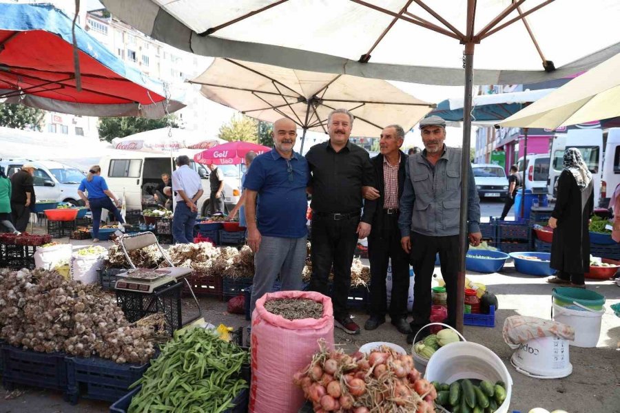 Başkan Palancıoğlu Köy Pazarını Gezdi