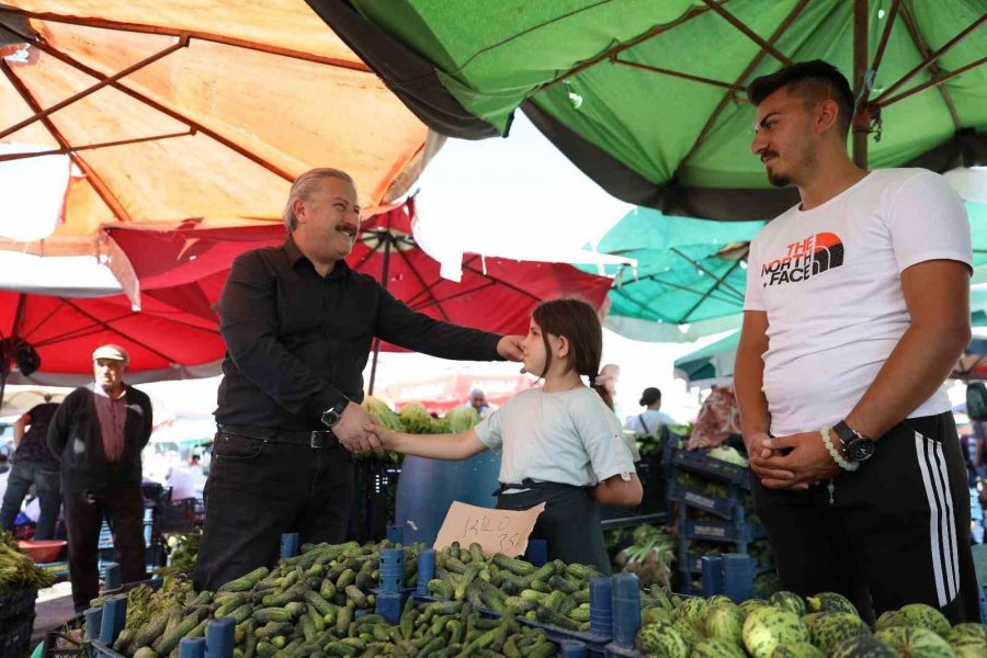 Başkan Palancıoğlu Köy Pazarını Gezdi