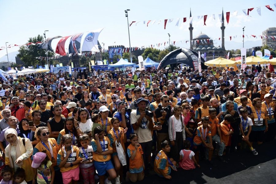 Uluslararası Kayseri Yarı Maratonu Yapıldı