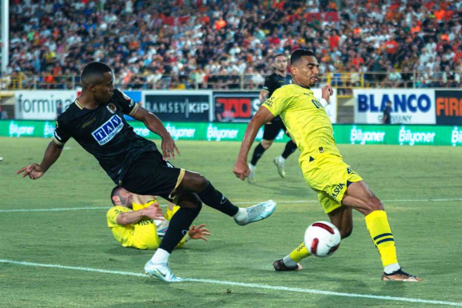 Trendyol Süper Lig: Corendon Alanyaspor: 0 - Fenerbahçe 0 (maç Devam Ediyor)