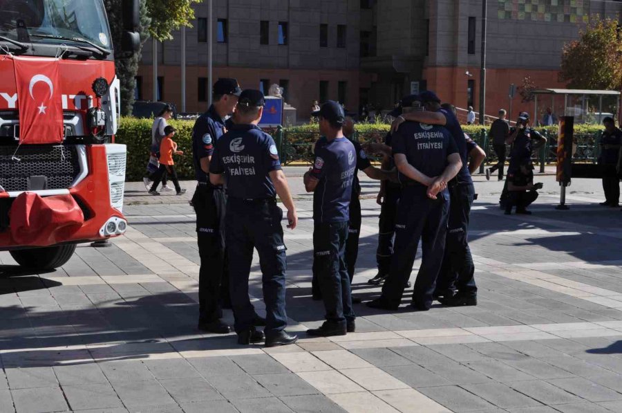 İtfaiye Teşkilatı İle Eskişehir İtfaiyesi’nin Kuruluş Yıl Dönümü İçin Kutlama Yapıldı