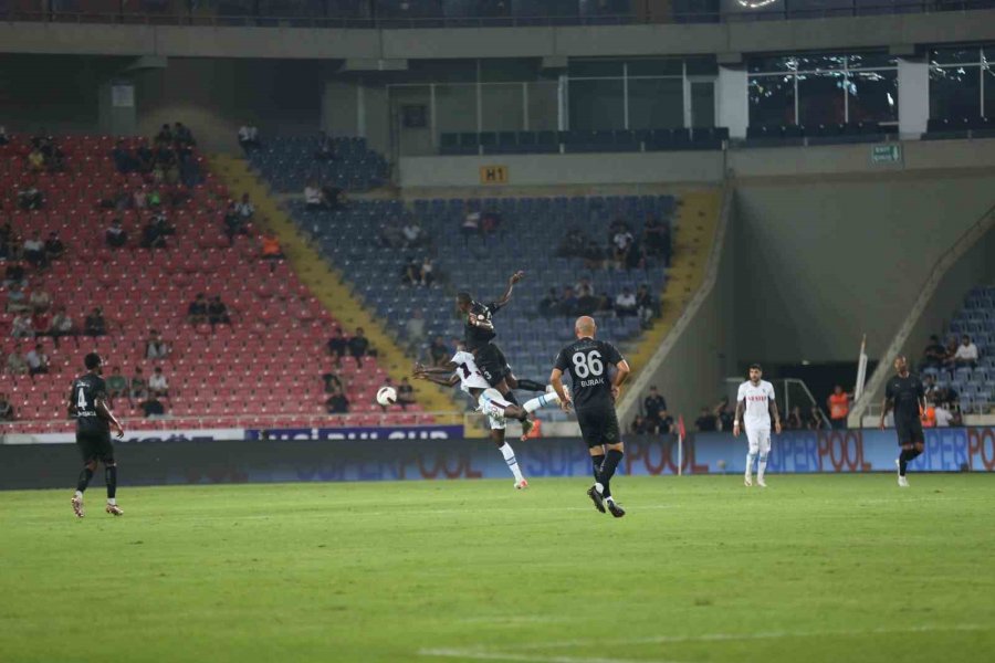 Trendyol Süper Lig: Hatayspor: 0 - Trabzonspor: 1 (ilk Yarı)