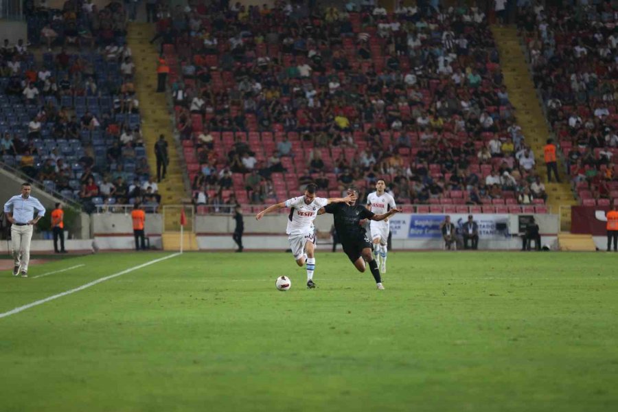 Trendyol Süper Lig: Hatayspor: 0 - Trabzonspor: 1 (ilk Yarı)