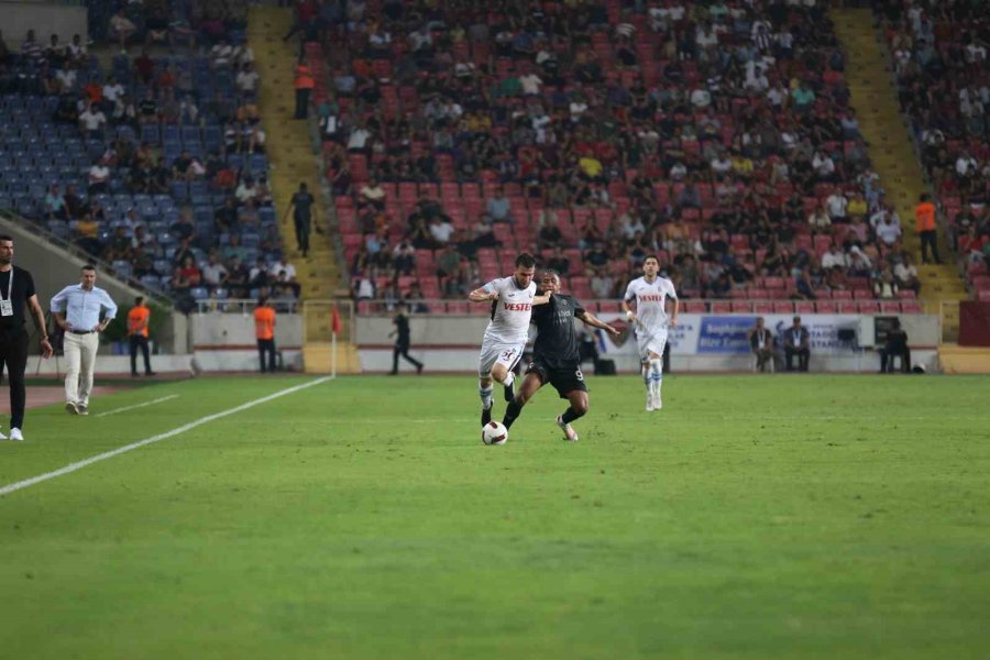 Trendyol Süper Lig: Hatayspor: 0 - Trabzonspor: 1 (ilk Yarı)