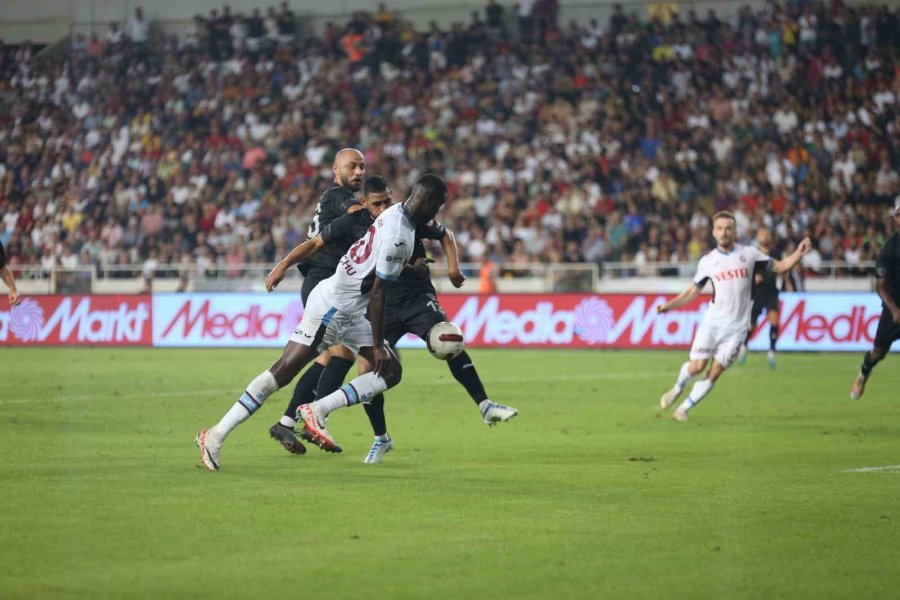 Trendyol Süper Lig: Hatayspor: 0 - Trabzonspor: 1 (ilk Yarı)