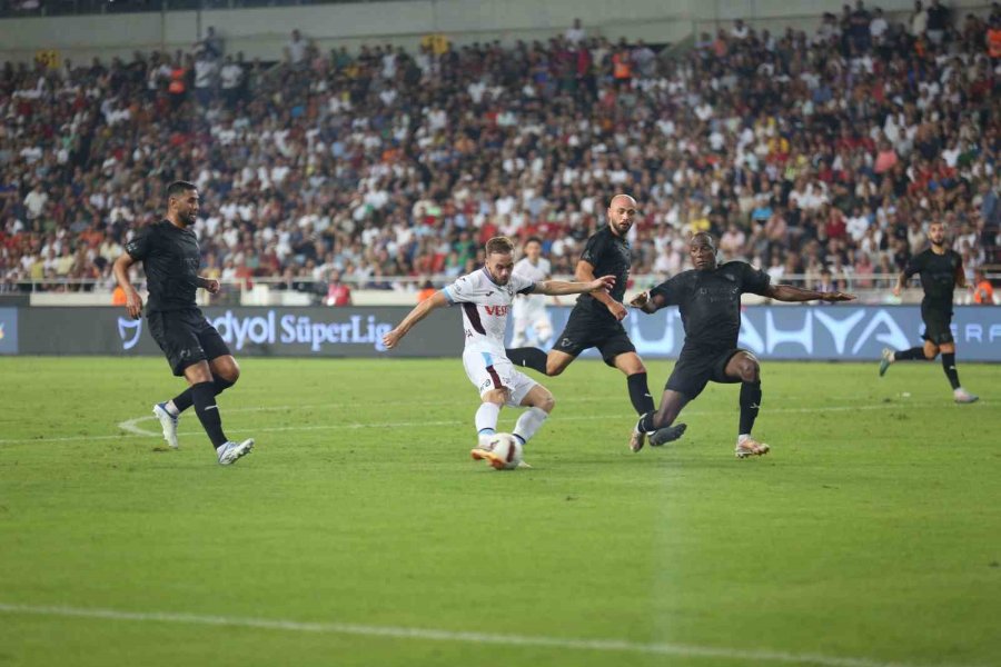 Trendyol Süper Lig: Hatayspor: 0 - Trabzonspor: 1 (ilk Yarı)