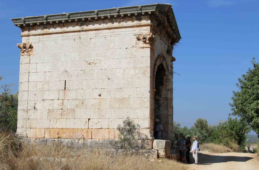 Antik Roma Yolundaki Kilikya Bölgesinin En Büyük Nekropolü Turizme Kazandırılıyor