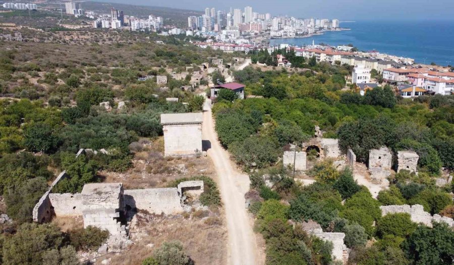 Antik Roma Yolundaki Kilikya Bölgesinin En Büyük Nekropolü Turizme Kazandırılıyor