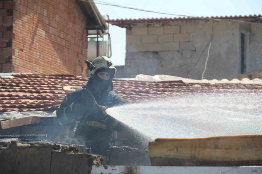 3’üncü Kez Yandı, Bitişikteki Ev Sahibi İsyan Etti